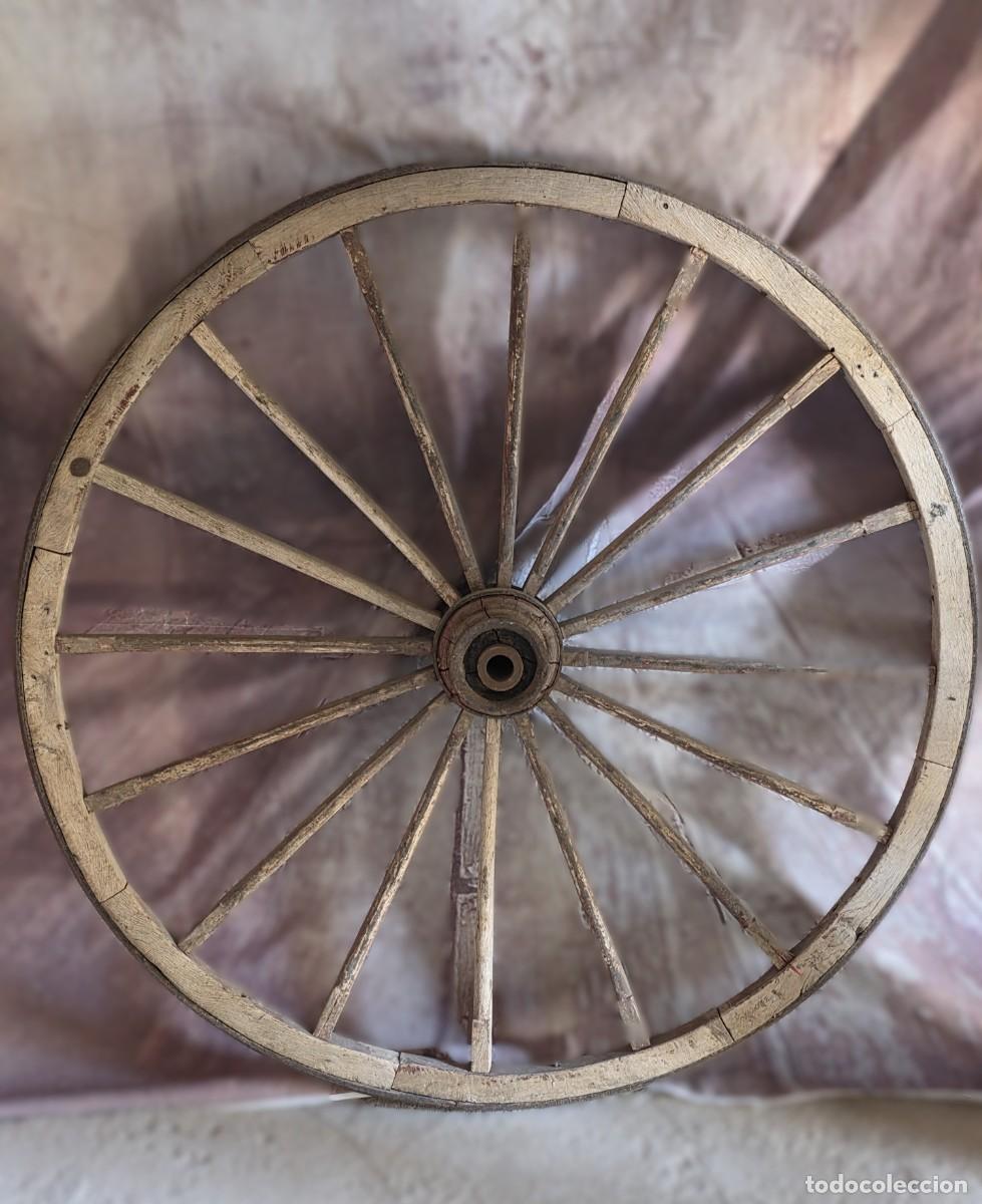 Antig&uuml;edades: Rueda de carro de madera de estilo r&uacute;stico - Foto 2