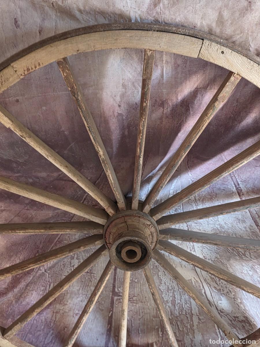 Antig&uuml;edades: Rueda de carro de madera de estilo r&uacute;stico - Foto 3
