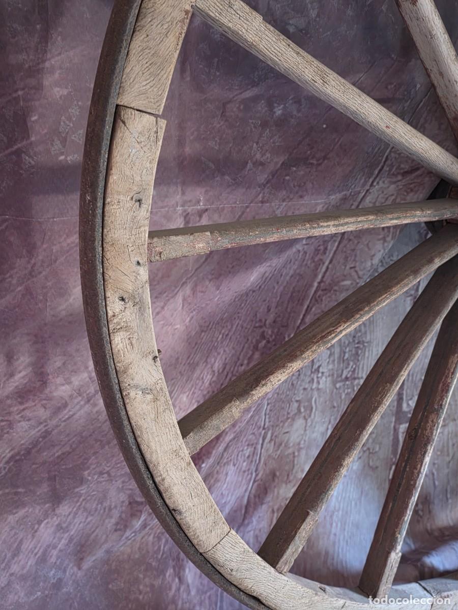 Antig&uuml;edades: Rueda de carro de madera de estilo r&uacute;stico - Foto 4