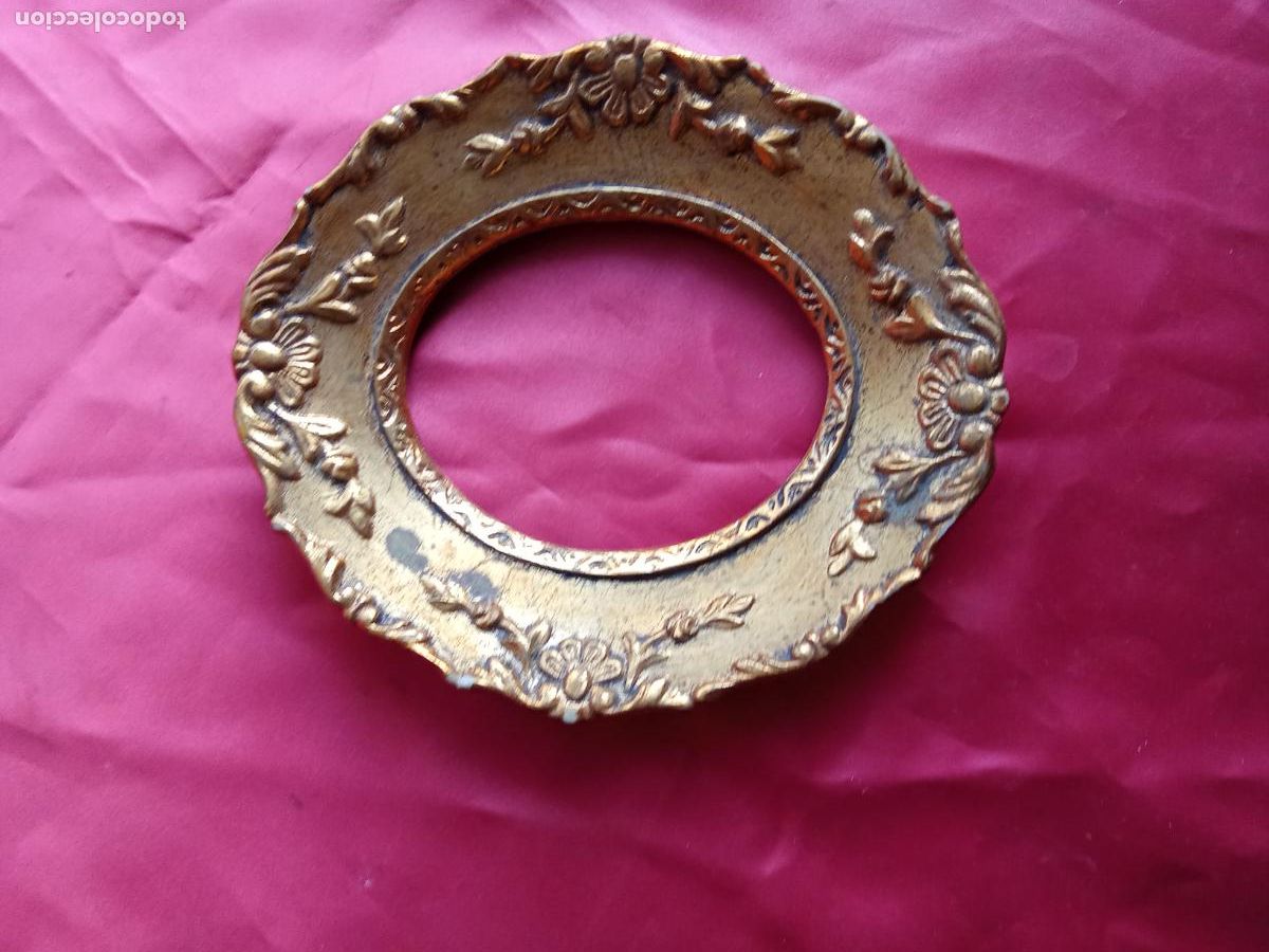Antig&uuml;edades: Bonito marco de resina dorado (peque&ntilde;o) Caja Marcos
