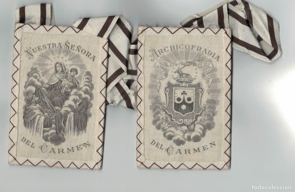 Antig&uuml;edades: Escapulario Archicofrad&iacute;a Nuestra Se&ntilde;ora del Carmen antiguo con cinta marr&oacute;n y blanca