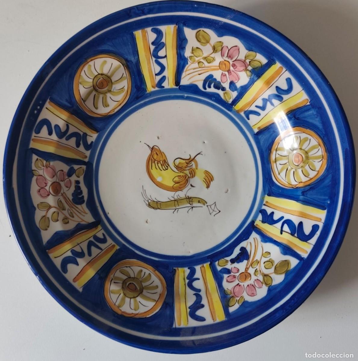Antig&uuml;edades: Plato Talavera policromo - Ave central y flores