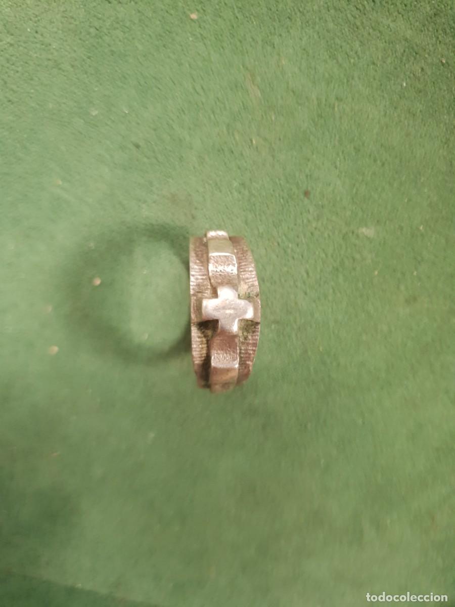 Antig&uuml;edades: Anillo de cura de plata ley - Foto 3