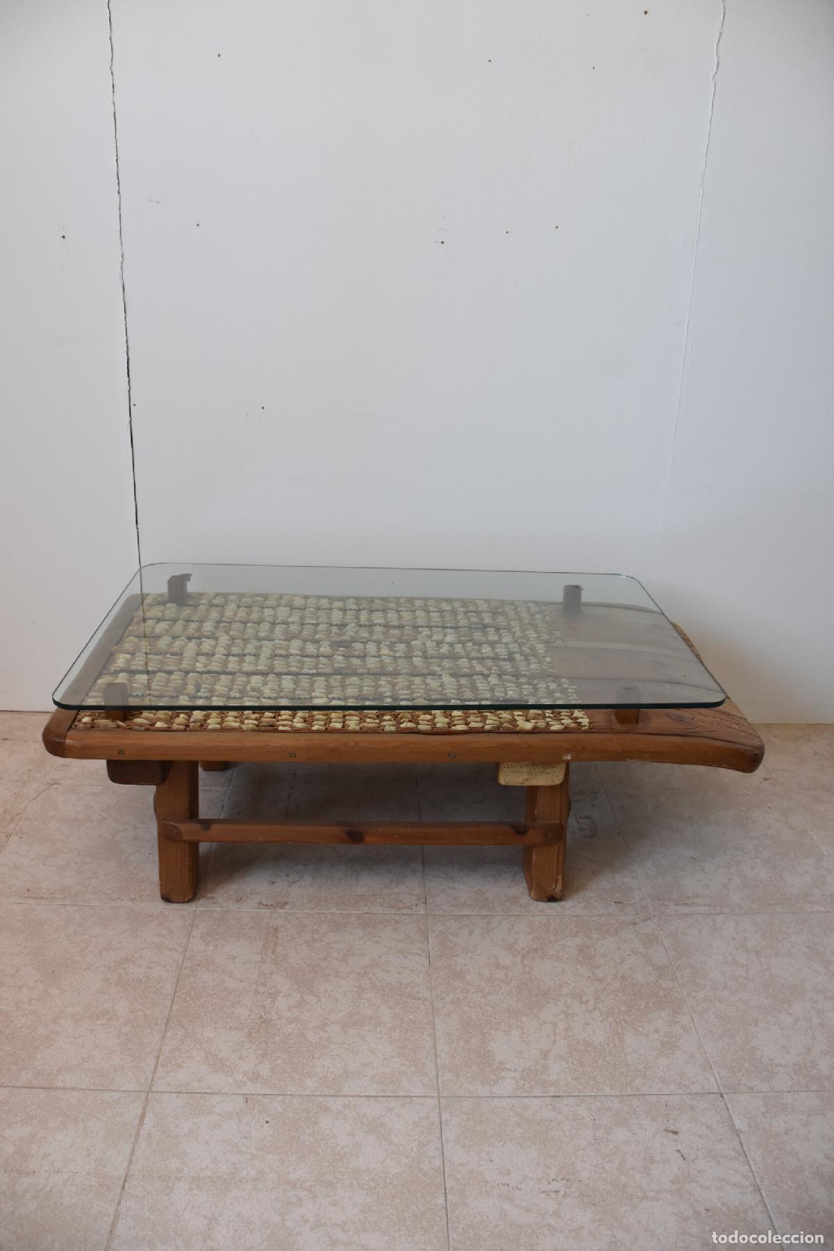 Antiques: Mesa de centro madera con trilla y cristal