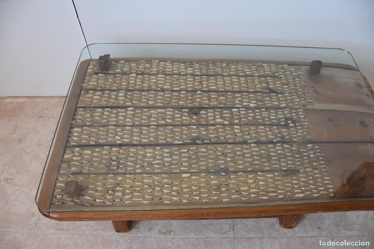 Antig&uuml;edades: Mesa de centro madera con trilla y cristal - Foto 5