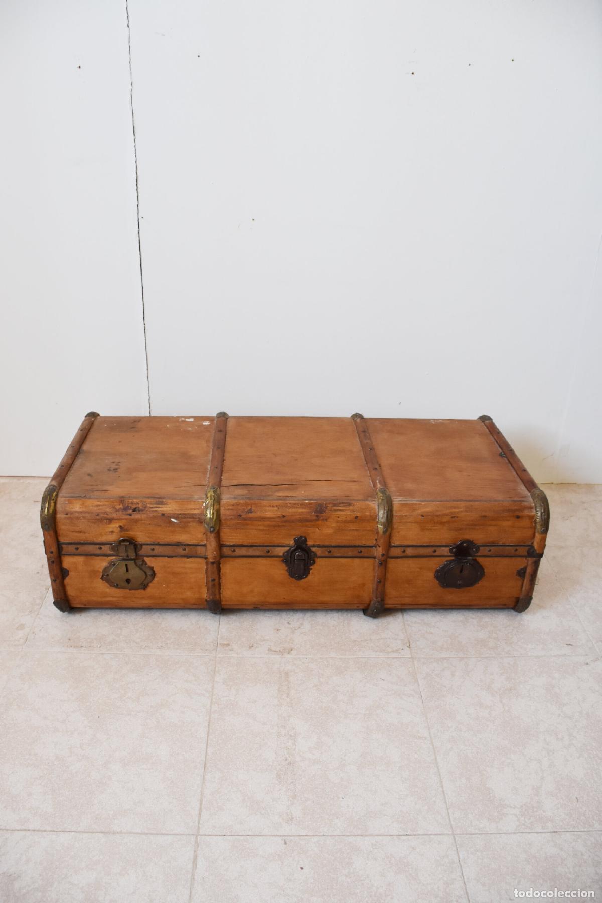 Antiques: Gran maleta vintage con herrajes