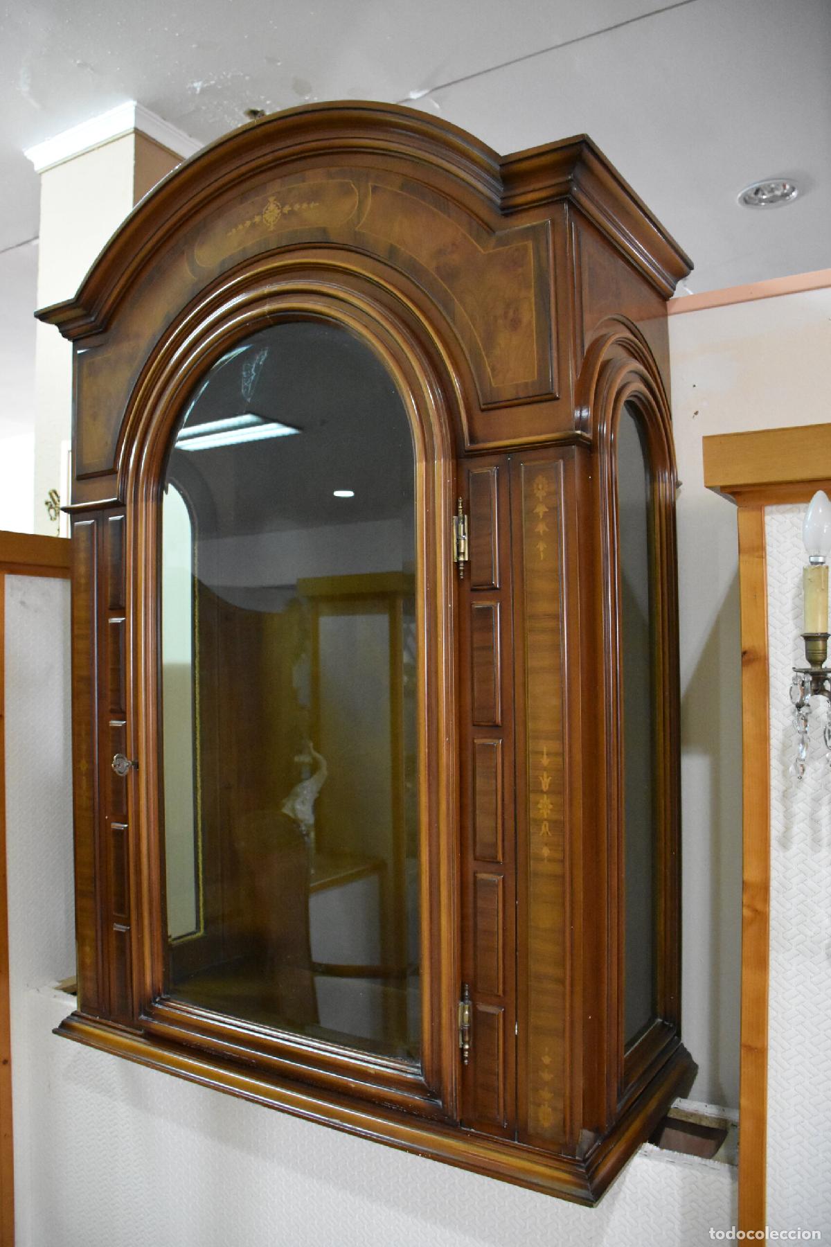 Antig&uuml;edades: Vitrina madera con marqueteria y cristal - Foto 5