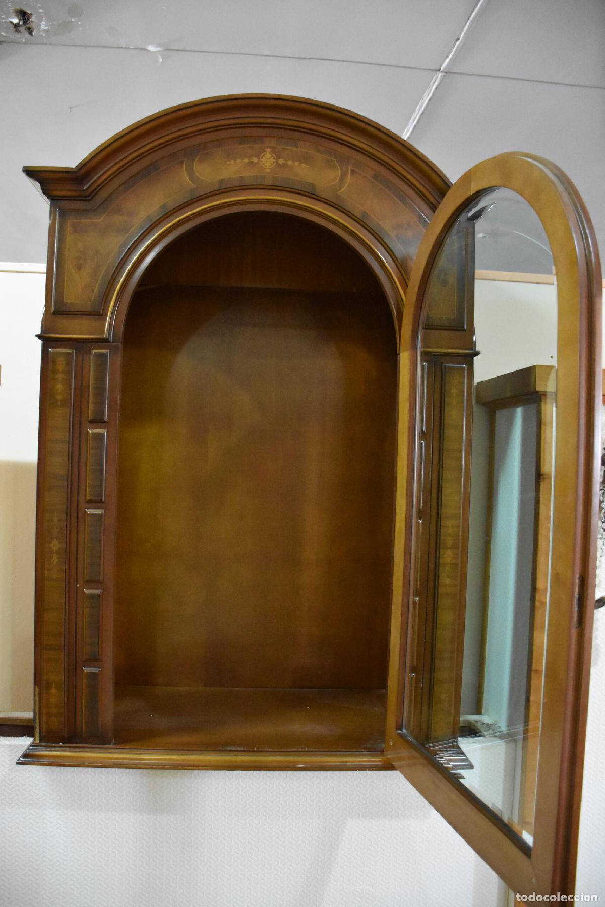 Antig&uuml;edades: Vitrina madera con marqueteria y cristal - Foto 7