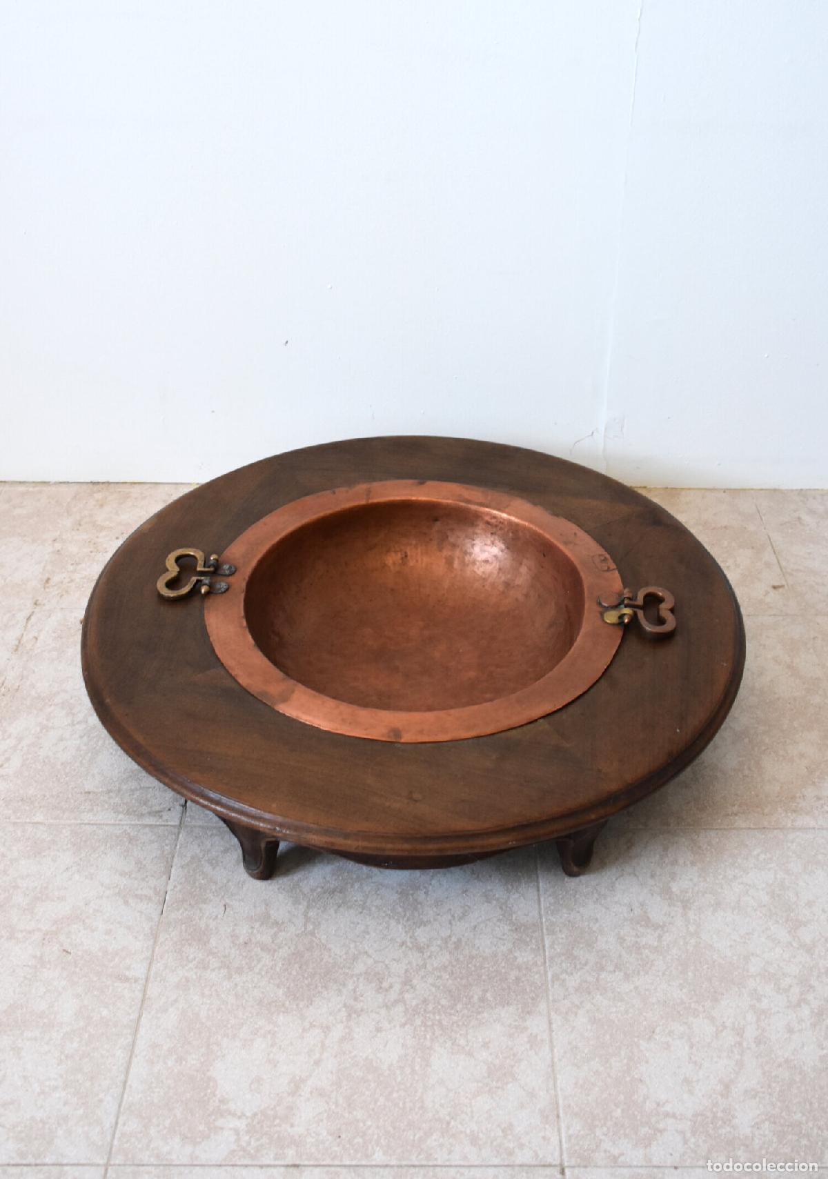 Antiques: Brasero de cobre con soporte de madera