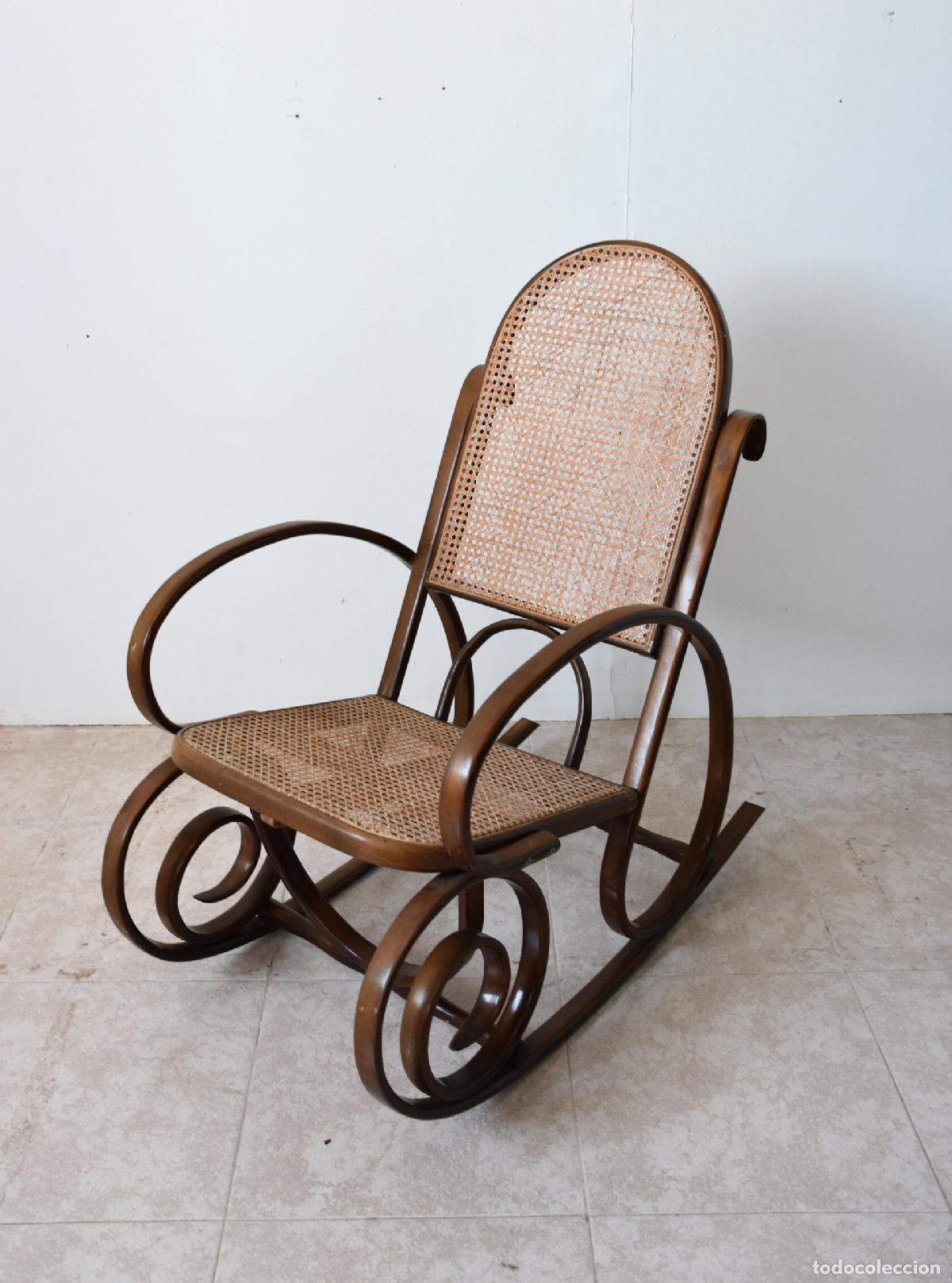 Antiguidades: Mecedora infantil estilo thonet rejilla