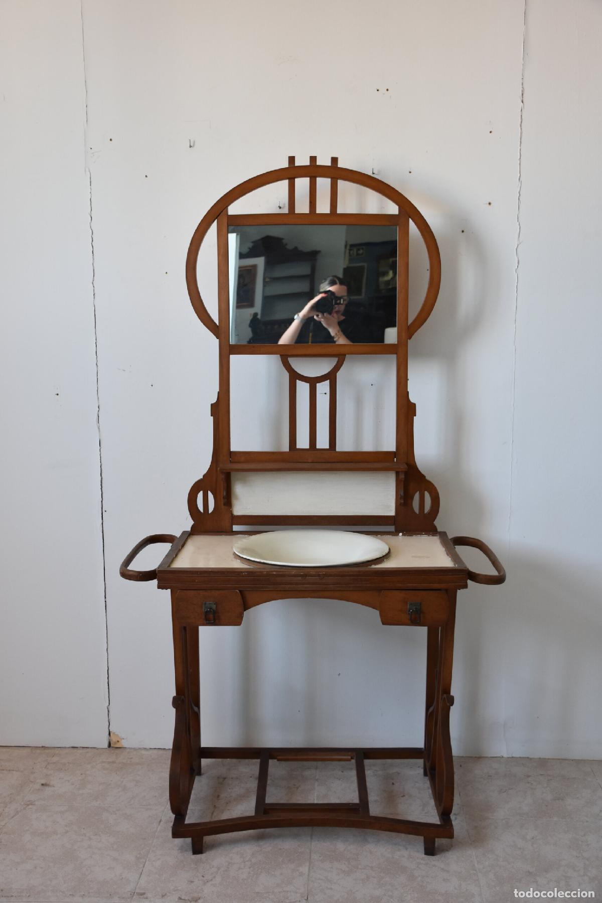 Antiquit&eacute;s: Palanganero antiguo estilo modernista