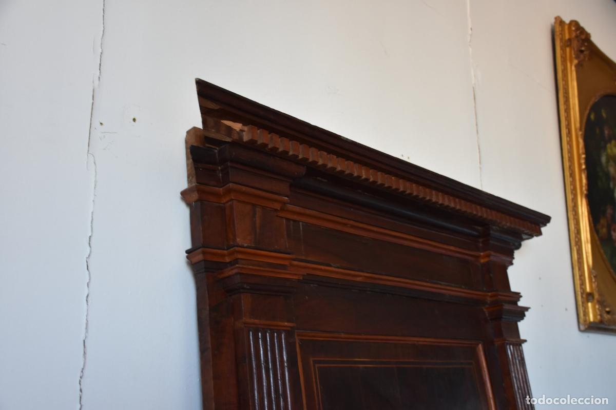 Antig&uuml;edades: Gran espejo de madera columnas acanaladas - Foto 5