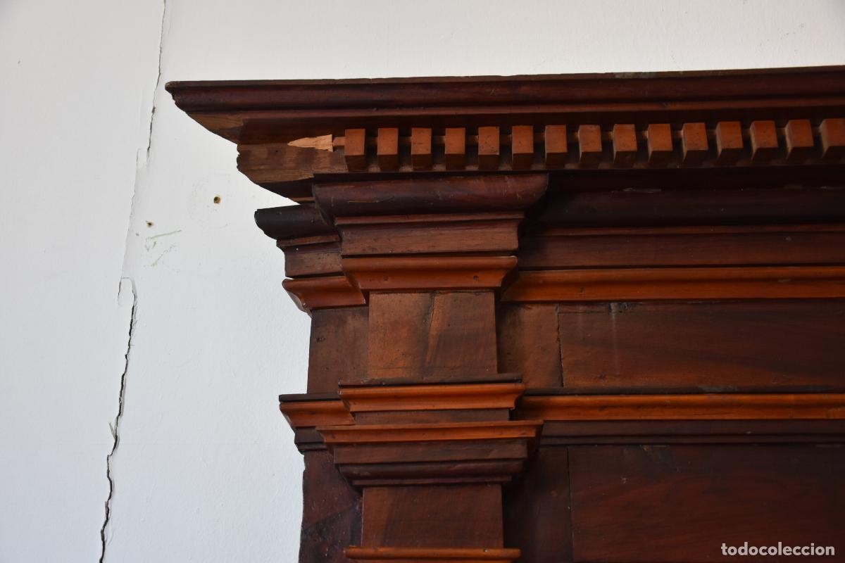 Antig&uuml;edades: Gran espejo de madera columnas acanaladas - Foto 6