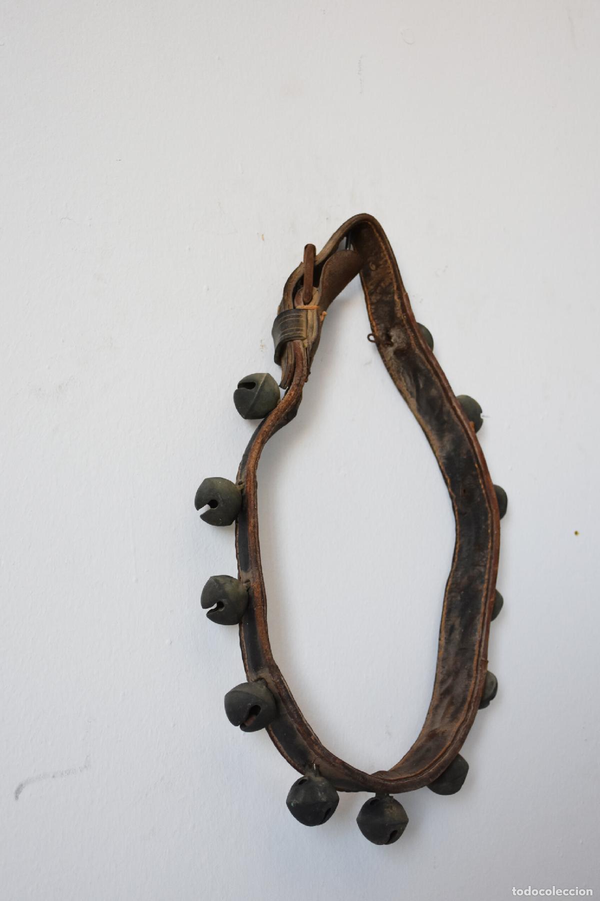 Antig&uuml;edades: Collar para caballeria con cascabeles - Foto 2