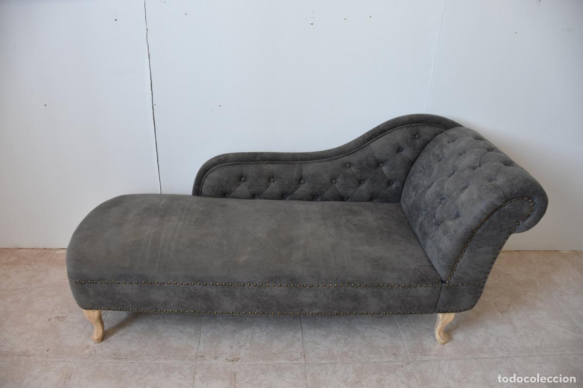 Antiquit&eacute;s: Sofa divan terciopelo gris con tachuelas