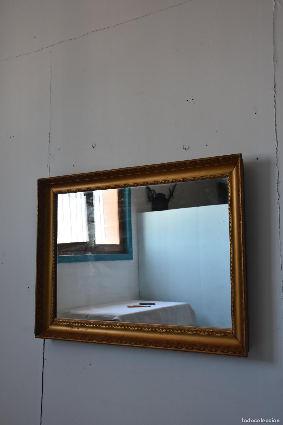 Antig&uuml;edades: Espejo antiguo rectangular con marco dorado - Foto 3