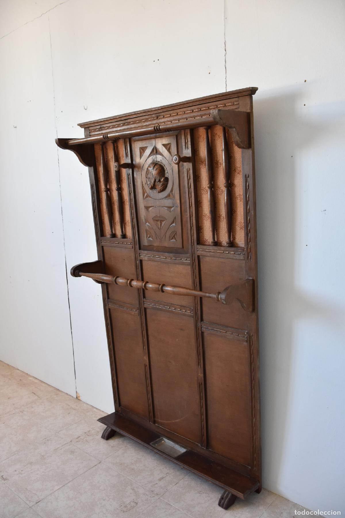 Antig&uuml;edades: Perchero recibidor de pared tallado - Foto 4