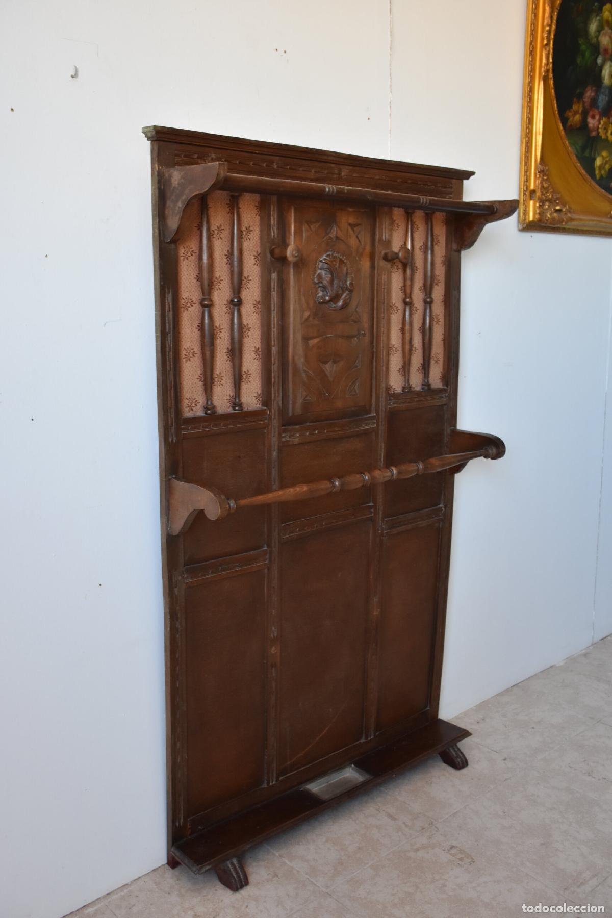 Antig&uuml;edades: Perchero recibidor de pared tallado - Foto 5