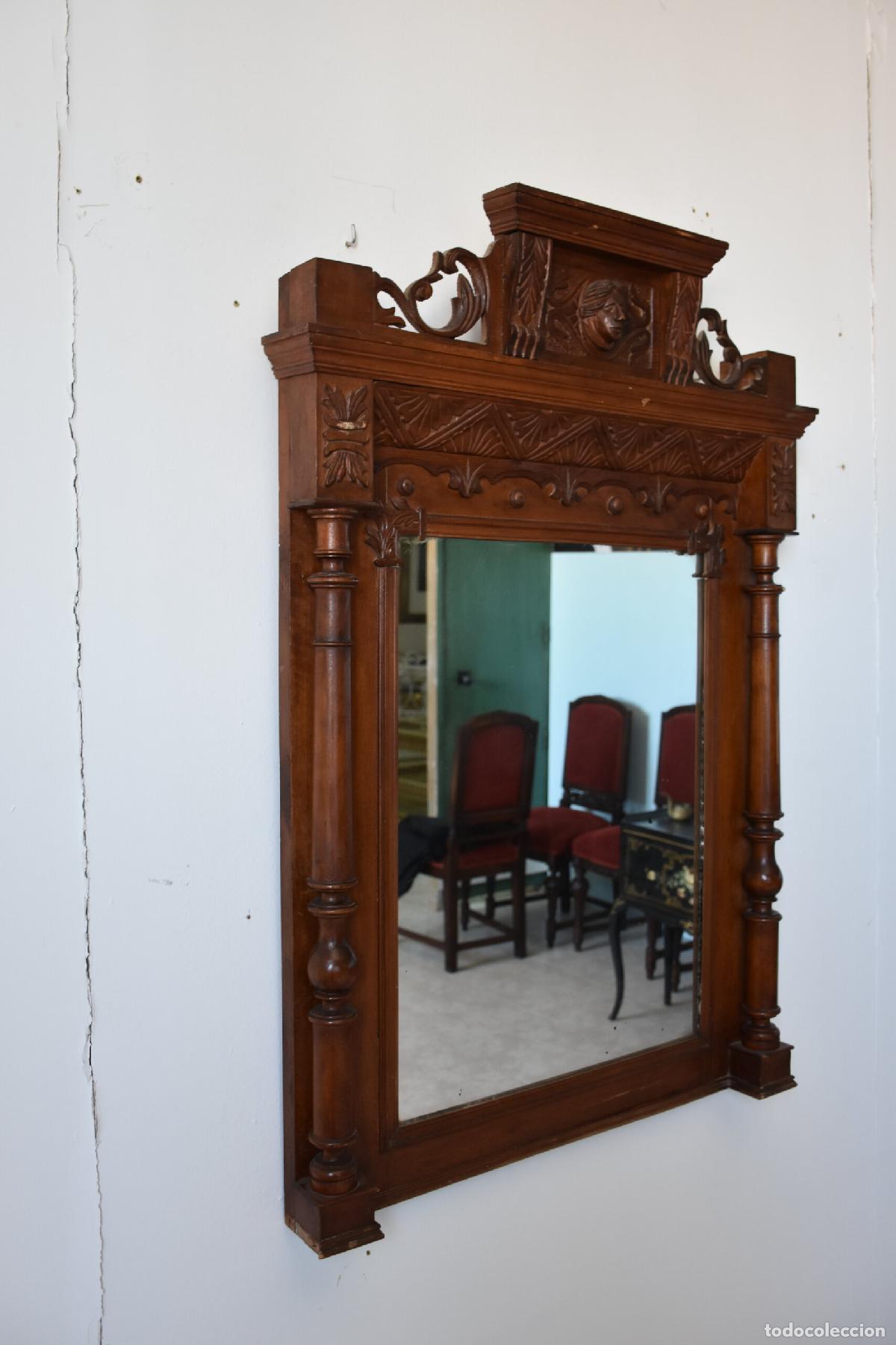 Antig&uuml;edades: Espejo Isabelino madera columnas y mascaron - Foto 3