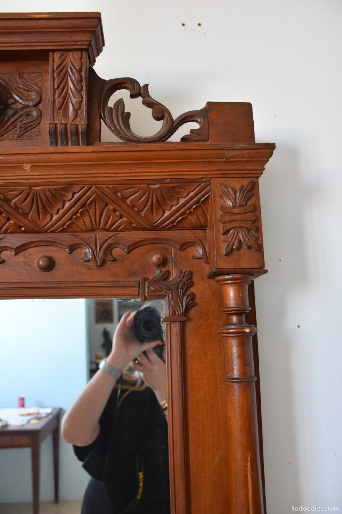 Antig&uuml;edades: Espejo Isabelino madera columnas y mascaron - Foto 4