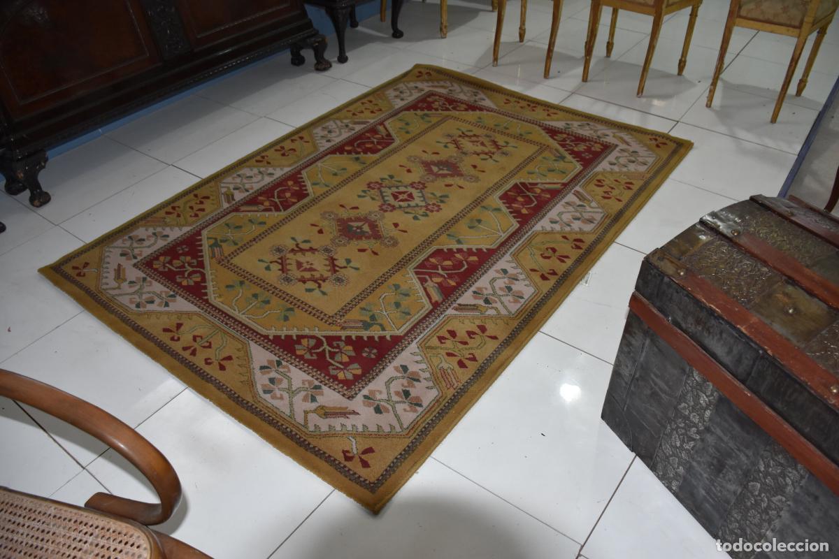 Antiquit&eacute;s: Alfombra ocre y burdeos 200 x 140 cm