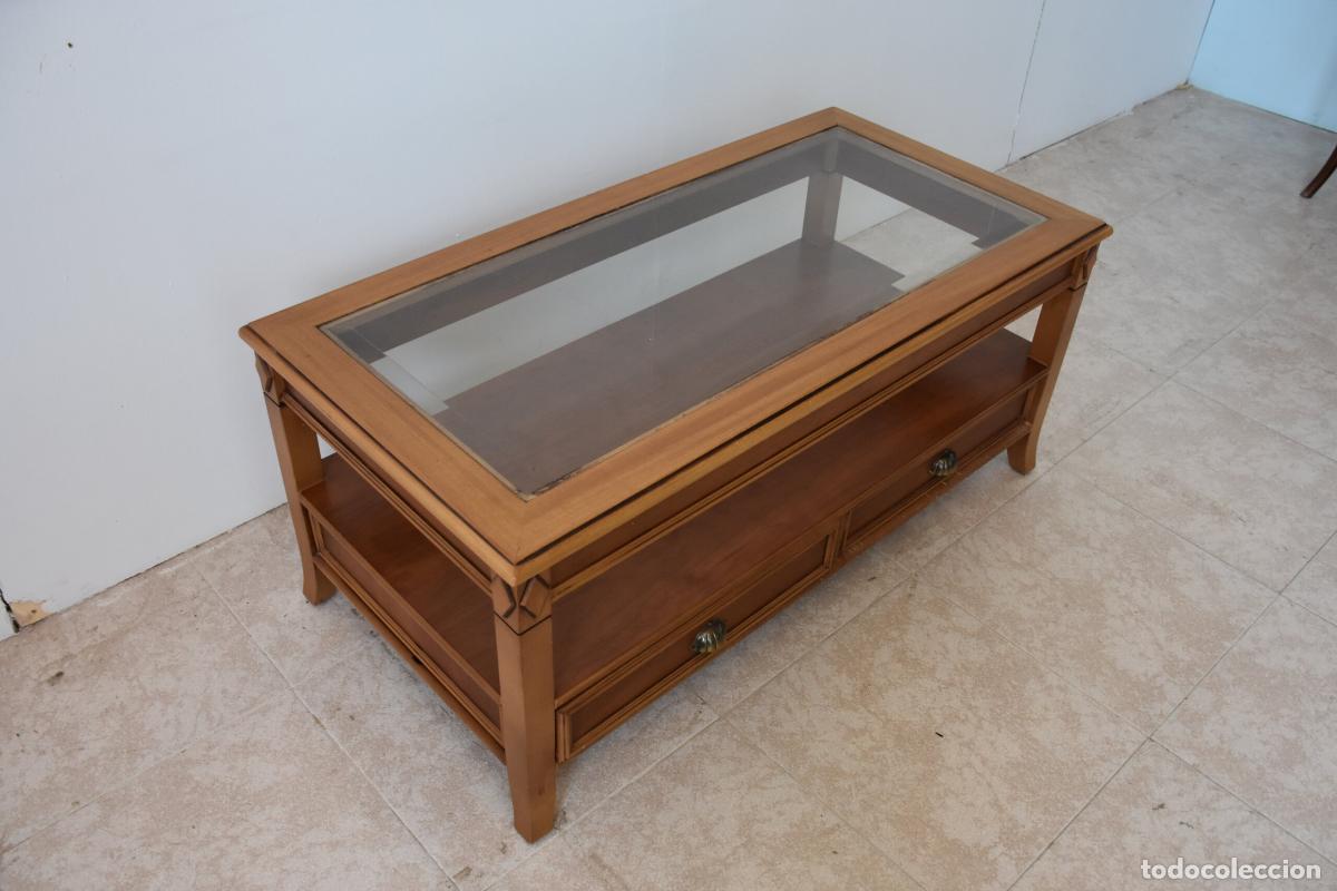 Antig&uuml;edades: Mesa de centro clasica con cristal y cajones - Foto 3