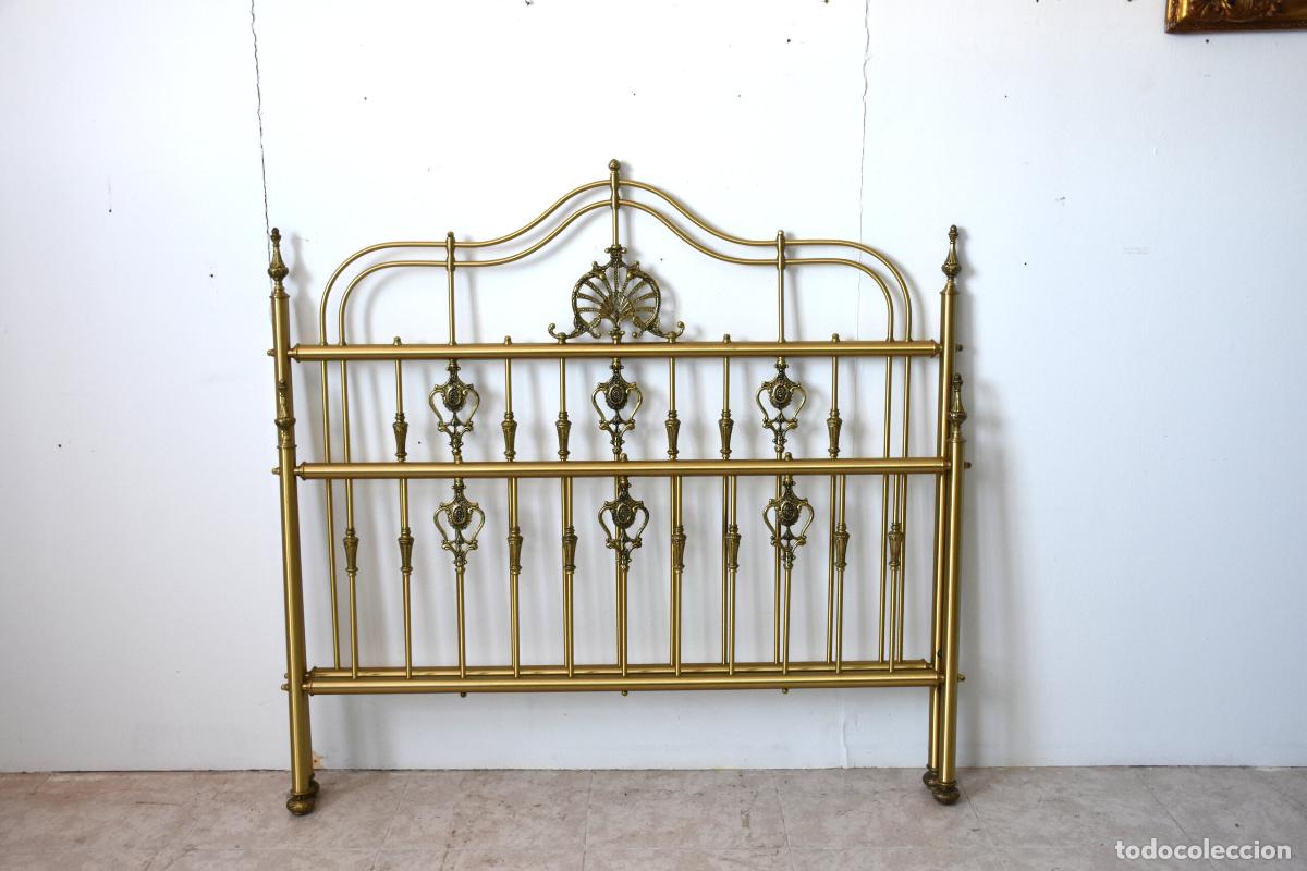 Antig&uuml;edades: Cama antigua de bronce dorado - Foto 2