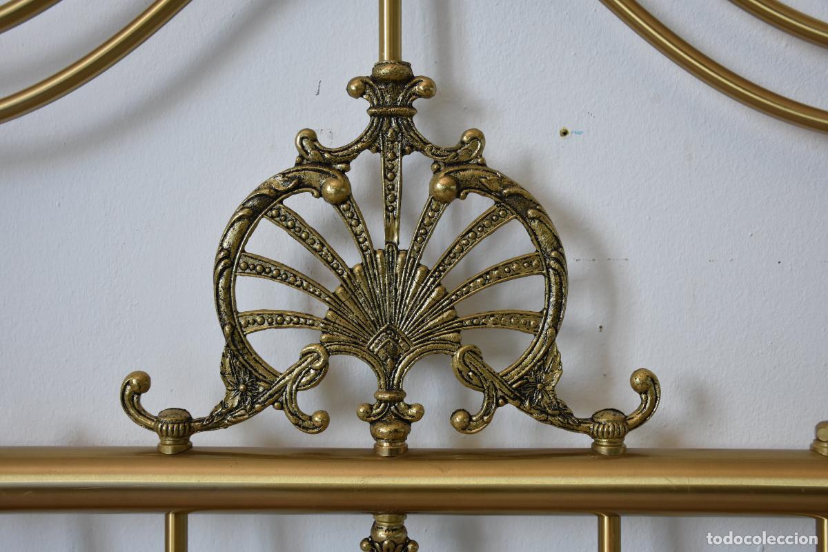 Antig&uuml;edades: Cama antigua de bronce dorado - Foto 4