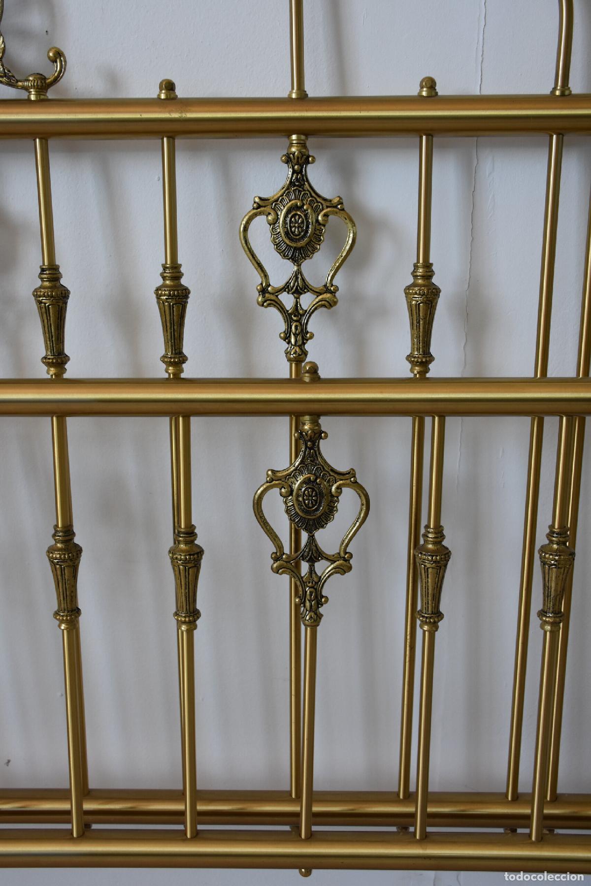 Antig&uuml;edades: Cama antigua de bronce dorado - Foto 5