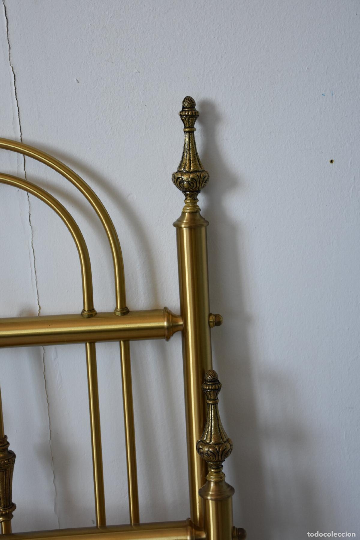 Antig&uuml;edades: Cama antigua de bronce dorado - Foto 6