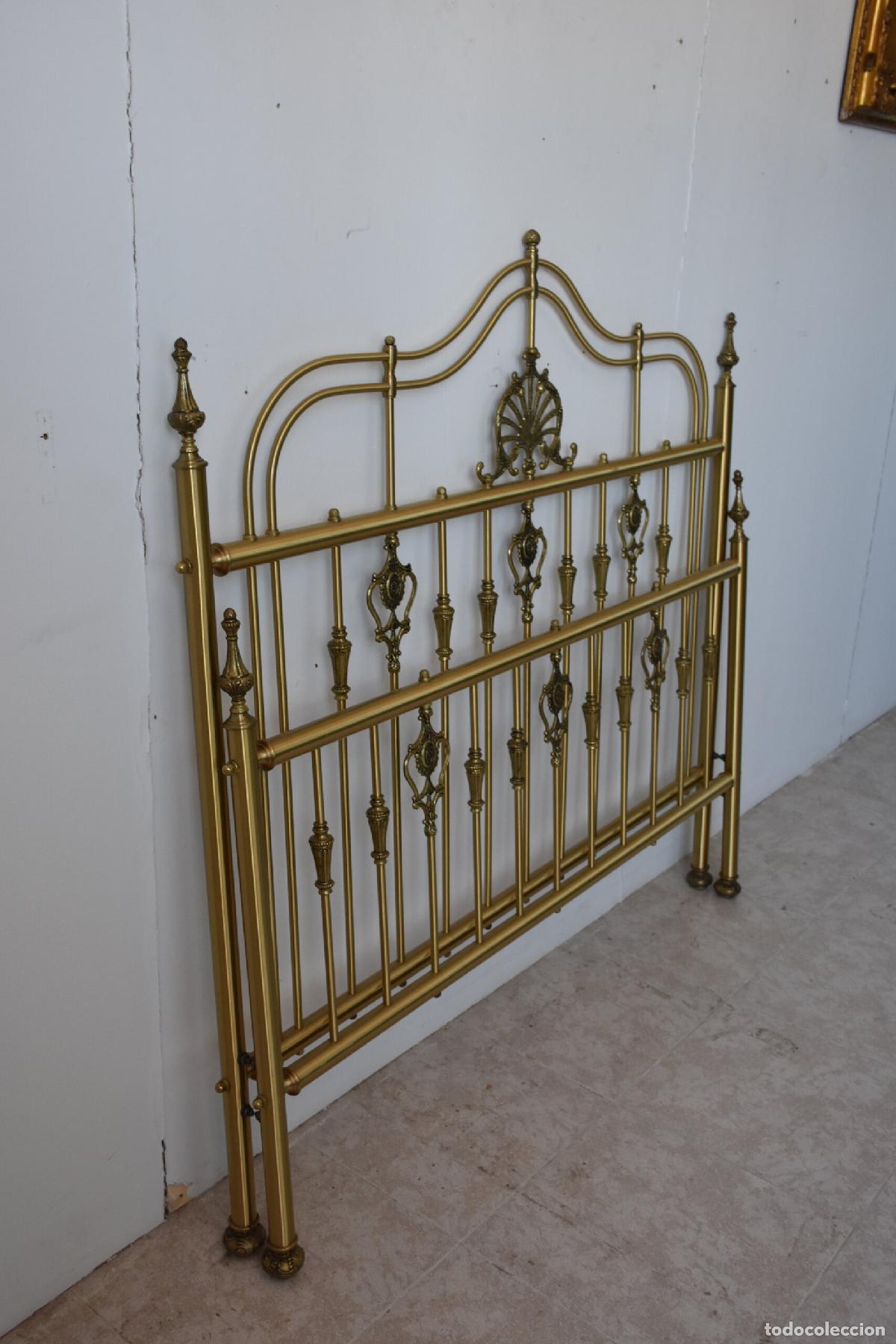 Antig&uuml;edades: Cama antigua de bronce dorado - Foto 7
