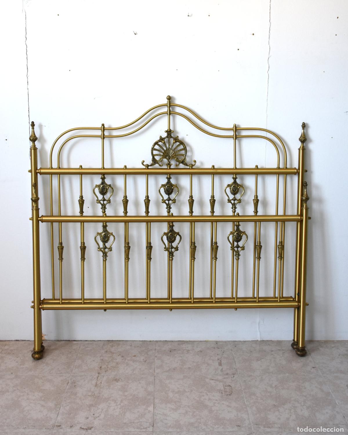Antig&uuml;edades: Cama antigua de bronce dorado