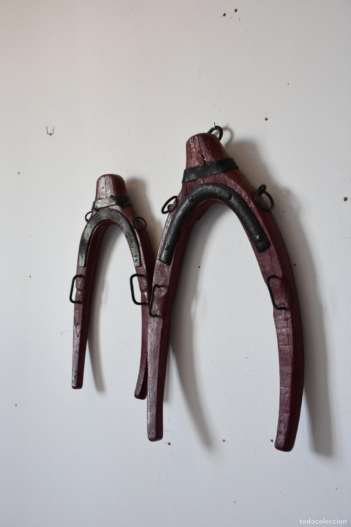 Antig&uuml;edades: Pareja de horcates antiguos de madera - Foto 3