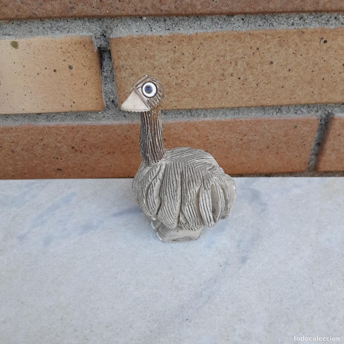 Antig&uuml;edades: Figura de em&uacute; ostrich, rinconada de artesania