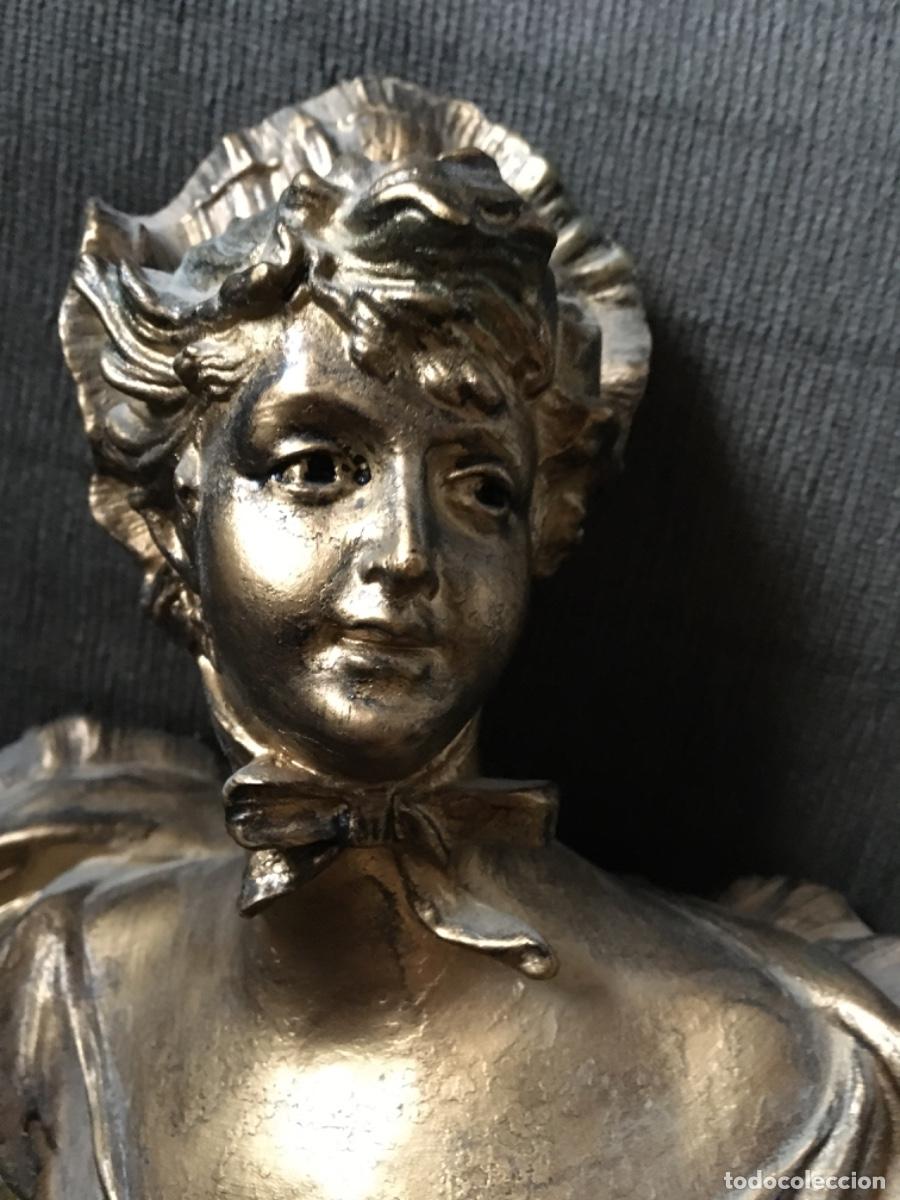 Antig&uuml;edades: Figura mujer calamina modernista xix