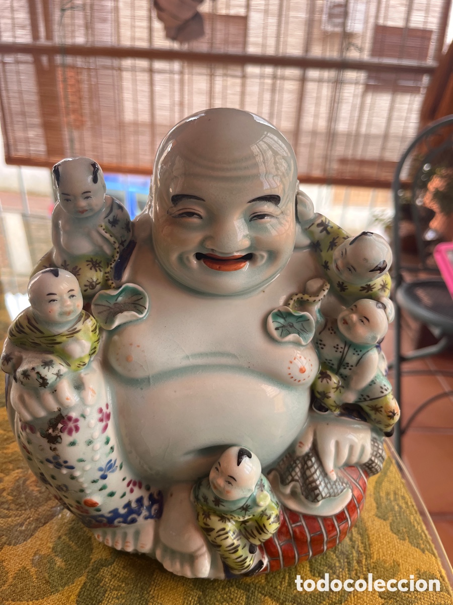 Antig&uuml;edades: Figura china Budai Buda sonriente con ni&ntilde;os - cer&aacute;mica/porcelana marcada