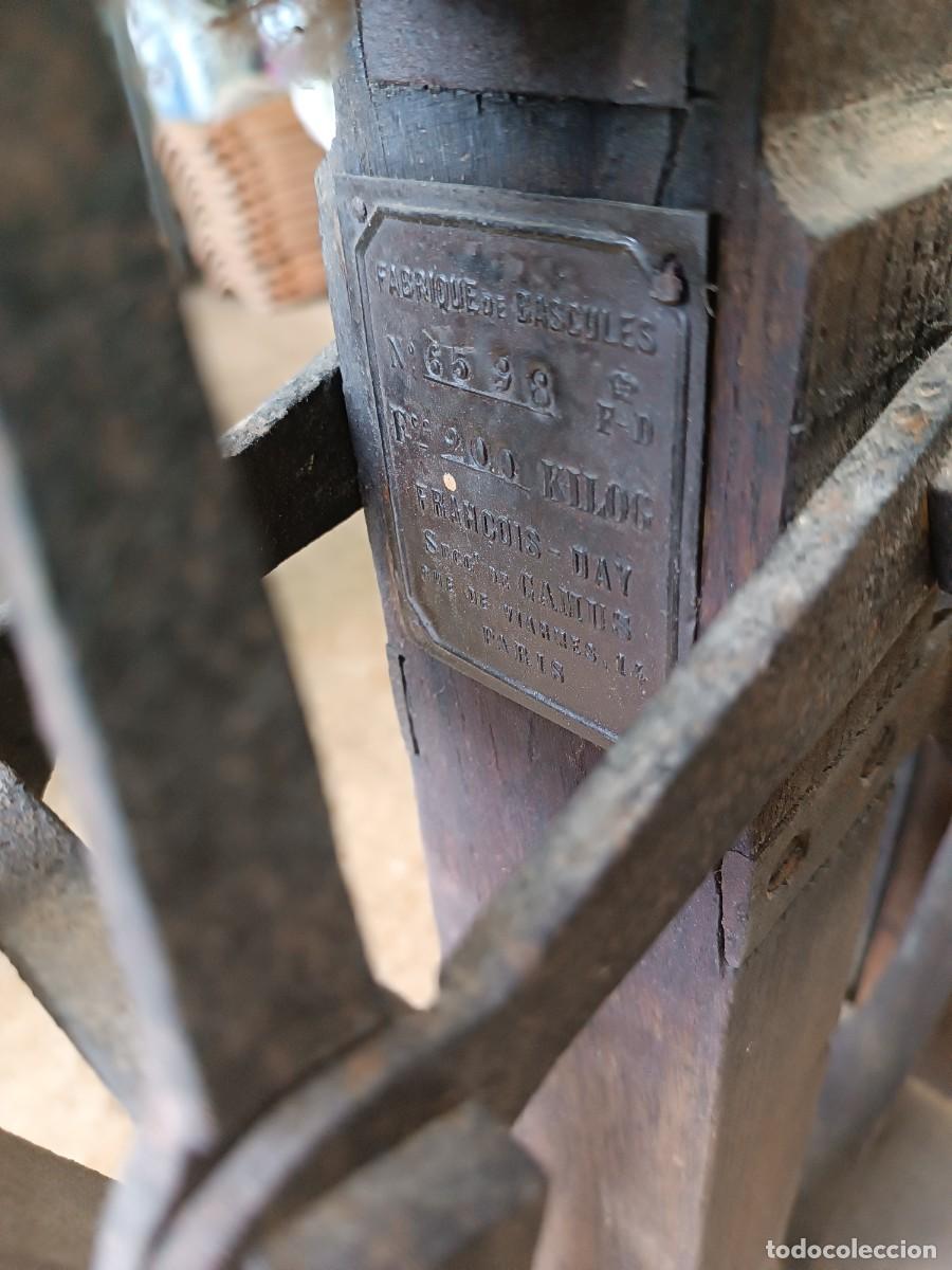 Antig&uuml;edades: Bascula de sacos antigua francesa - Foto 4