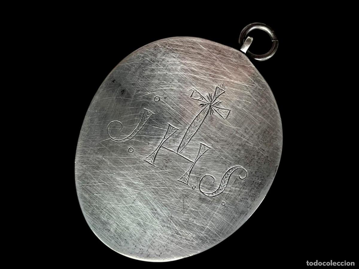 Antig&uuml;edades: Antiguo Relicario ,Portavi&aacute;tico,Teca o Porta Hostias en plata maciza 6,5 cm x 5,5 cm