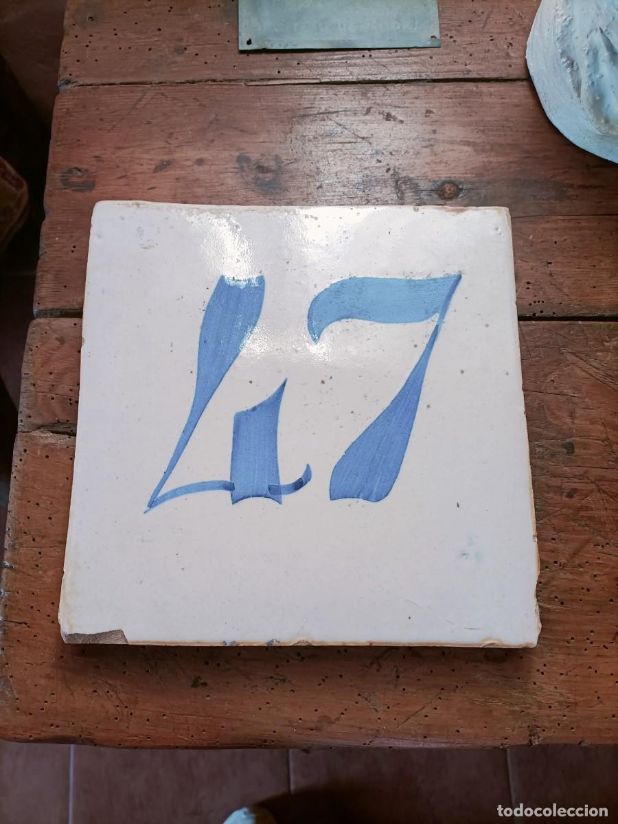 Antig&uuml;edades: Azulejo cer&aacute;mico antiguo &ndash; N&uacute;mero 47 (1950&ndash;1980)