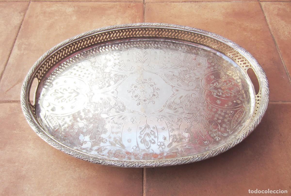Antig&uuml;edades: BANDEJA ARABE DE ALPACA PLATEADA