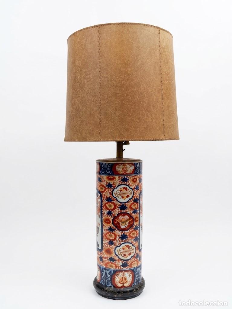 Antig&uuml;edades: ANTIGUA L&Aacute;MPARA JAPONESA DE PORCELANA IMARI. PORCELANA ESMALTADA Y BASE DE MADERA. JAP&Oacute;N. XIX-XX
