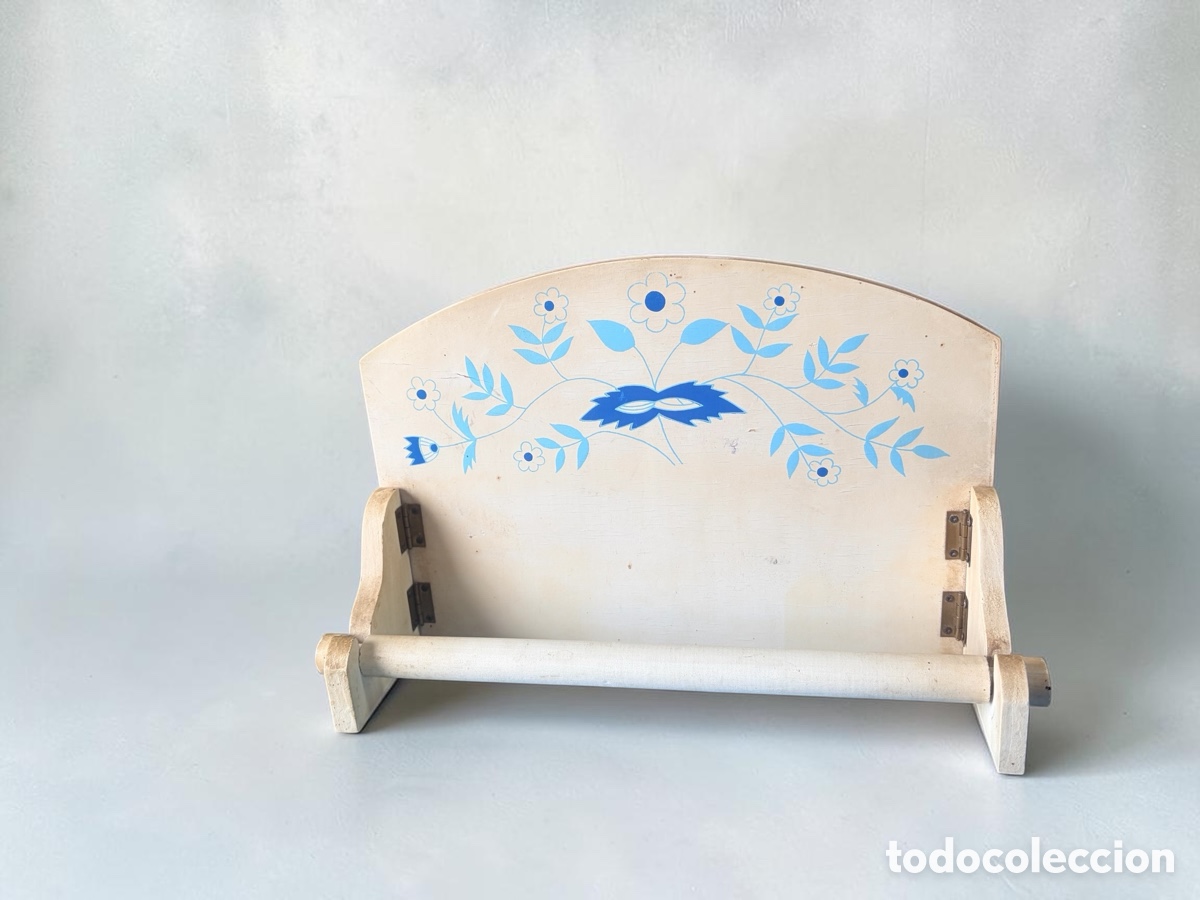 Antig&uuml;edades: Antiguo porta rollos decorado a mano - Foto 2