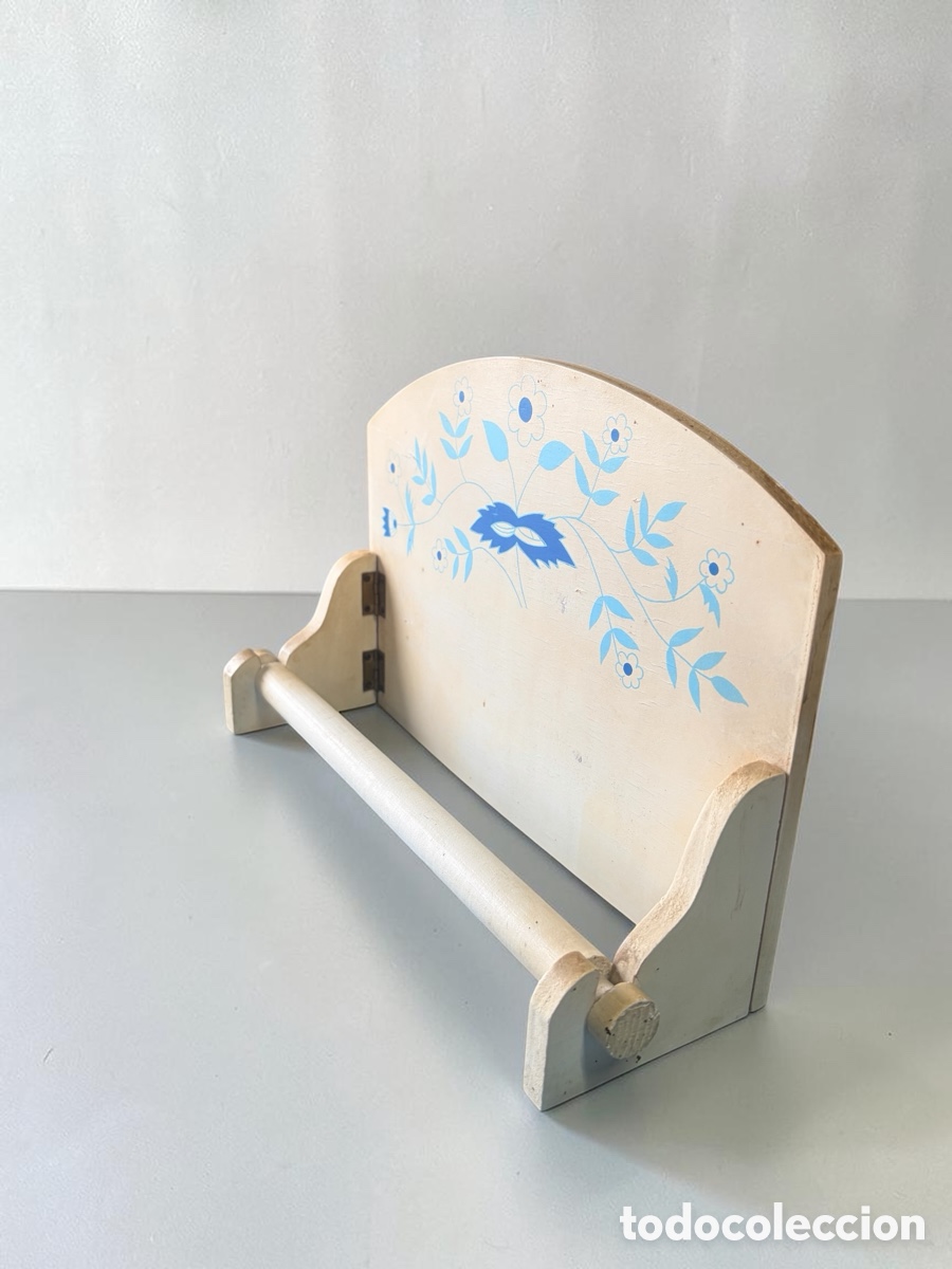 Antig&uuml;edades: Antiguo porta rollos decorado a mano