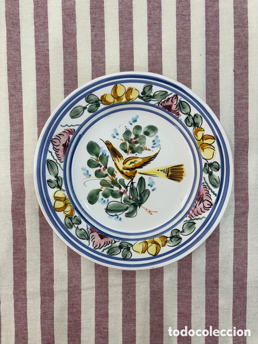 Antig&uuml;edades: Plato J. Play&aacute; pintado a mano &ndash; p&aacute;jaro y flores &ndash; cer&aacute;mica espa&ntilde;ola vintage &ndash; 23 cm
