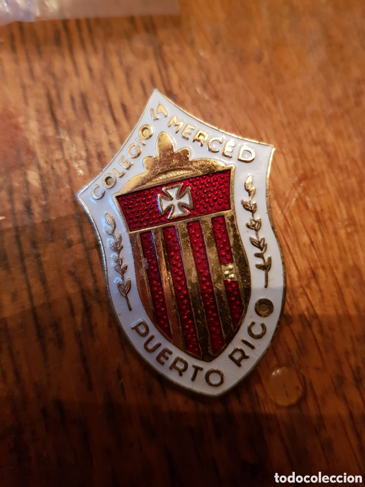 Antig&uuml;edades: ANTIGUA INSIGNIA ESMALTADA DEL COLEGIO MERCED PUERTO RICO