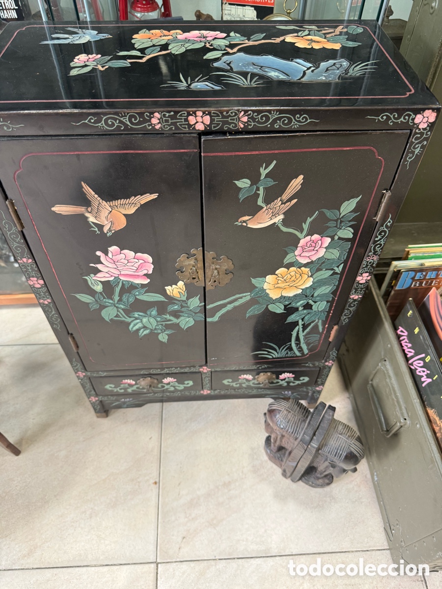 Antig&uuml;edades: Precioso mueble asi&aacute;tico, madera lacada y pintada