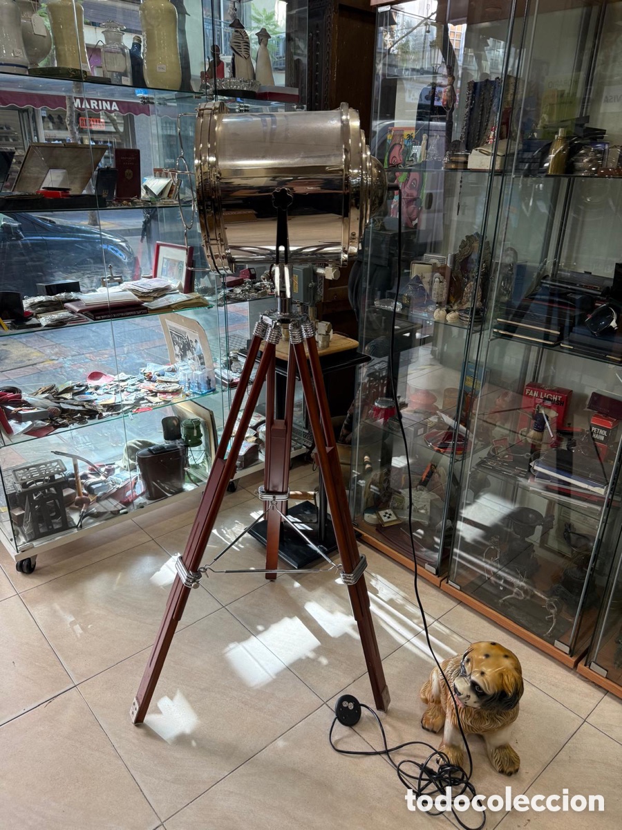 Antig&uuml;edades: Precioso l&aacute;mpara en forma de foco, vintage, solo recogida