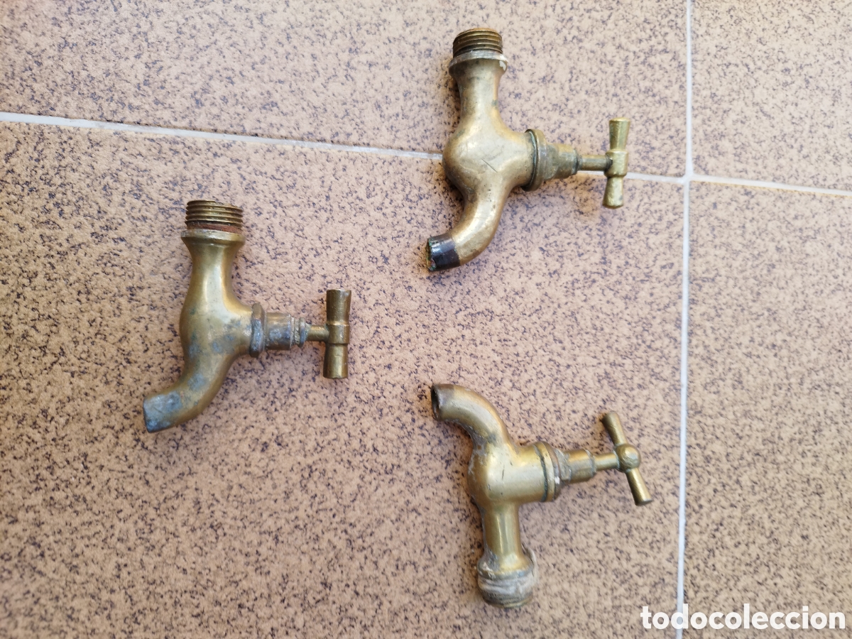 Antig&uuml;edades: 3 grifos antiguos lat&oacute;n macizo