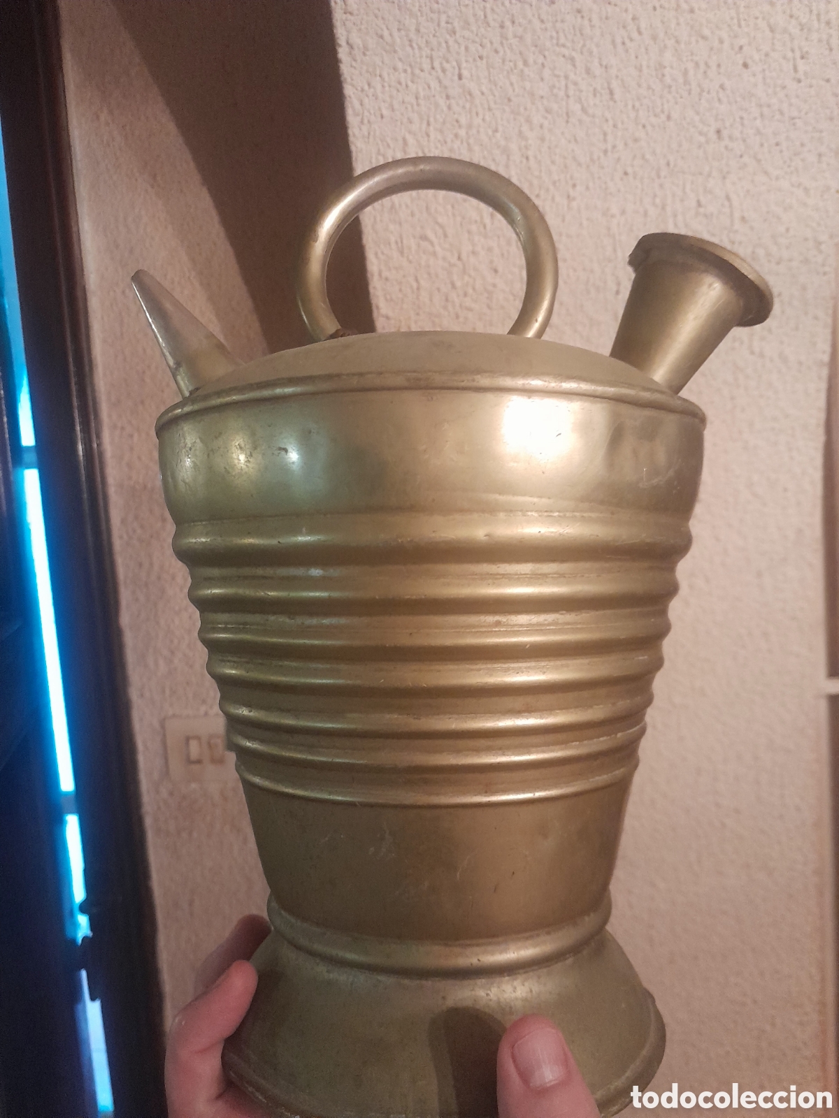 Antig&uuml;edades: Botijo metalico antiguo de esta&ntilde;o - Foto 2