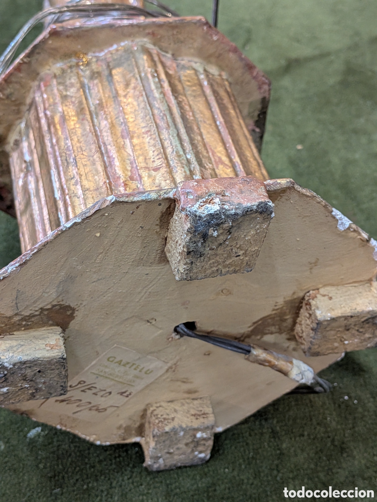 Antig&uuml;edades: Lampara de sobremesa en madera tallada dorada. REF-1904 - Foto 6